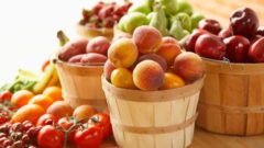 Meyve ve sebzelerin kabuklarını soymalı mı, soymamalı mı?