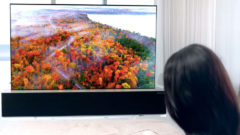 LG ilk katlanabilir televizyon modelini tanıttı