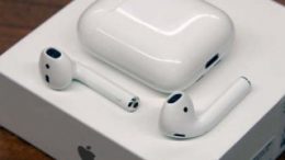Apple yeni Airpods kulaklıklarını tanıttı